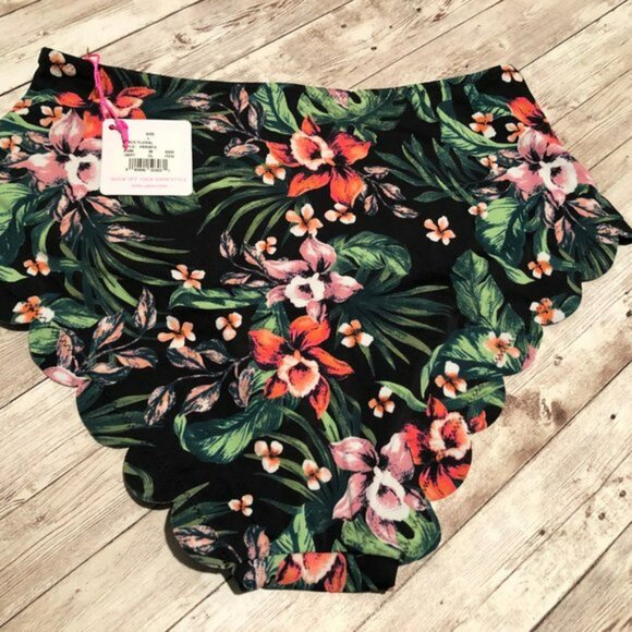 Vanilla Beach Swim Bottom Black Floral - Picture 2 of 3